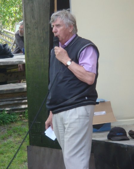 buss 3.jpg (43107 bytes)